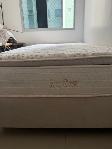 Cama solteirão com pouco uso