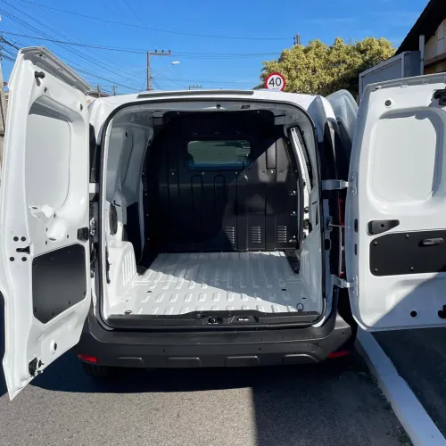 Fretes, mudanças e transporte de cargas