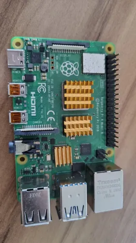 Raspberry Pi 4 Model B 4GB RAM Placa Compacta com HDMI 4K e Ethernet