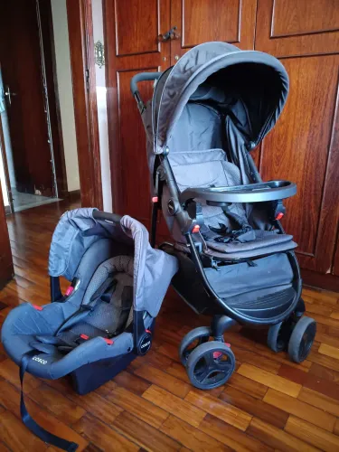 Carrinho de bebê + bebê conforto Nexus. Excelente estado!