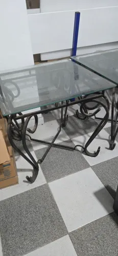 Conjunto de mesas para sala.