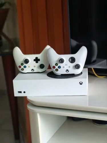 XBOX SERIES S 512GB 4K 2 CONTROLES (ACEITO CARTÃO ATÉ 12X)