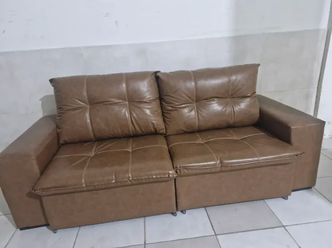 Sofá courino em perfeito estado 2,18m