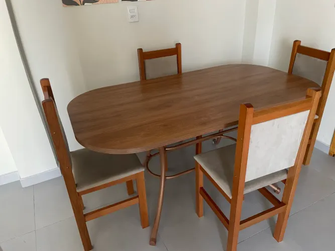 Mesa 4 cadeiras 