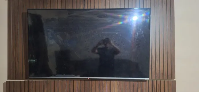 Tv para retirar peça