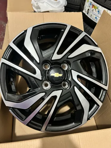 Rodas novas r14 furação 4x100