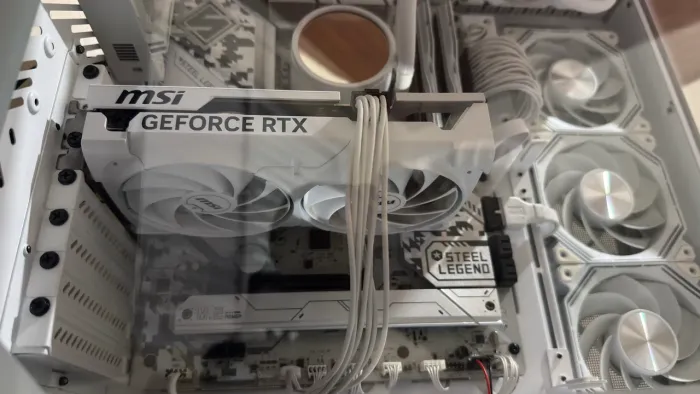 Placa De Video Msi Geforce Rtx 5060 Ventus Oc White 2x 8gb