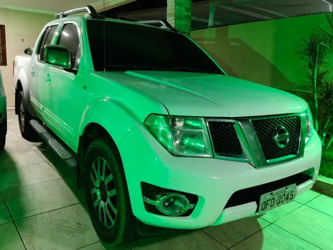 Nissan Frontier SL CD 4X4 2.5tb Diesel AUT 2015