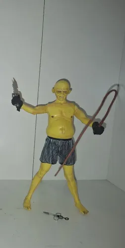 Neca Sin City. Yellow Bastard. 15cm. Com avarias.