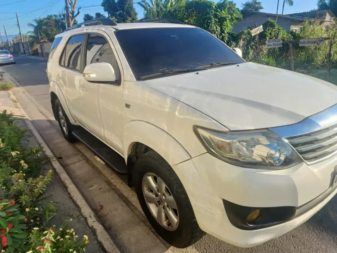 Toyota Hilux SW4 SR 4X2 2.7/2.7 Flex 16V Mec. 2013