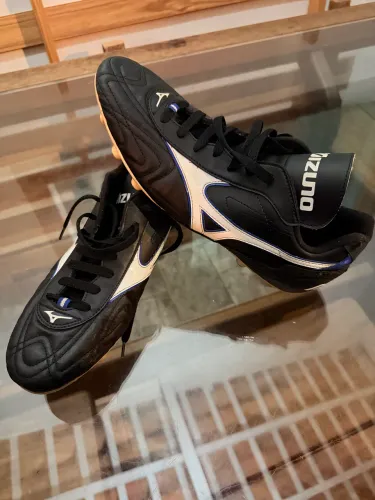 Chuteira Mizuno ótimo estado
