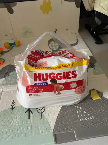 Vendo ou troco pacotão de fraldas Huggies Pants Proteção Acolchoada Tamanho M