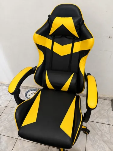 VENDE-SE CADEIRA GAMER PRETA E AMARELA