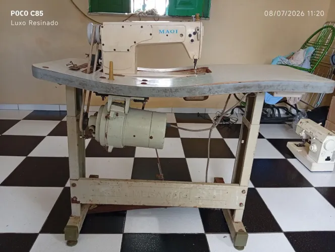 Máquina de Costura Reta Industrial