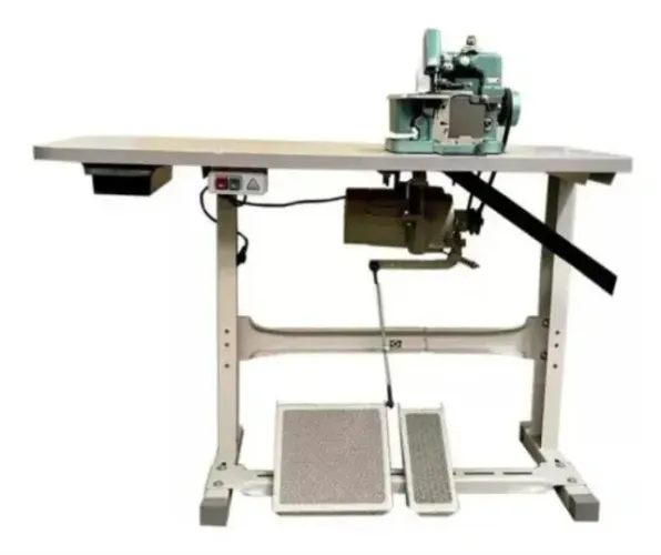 Máquina de costura Overlock  gn1-6 com mesa