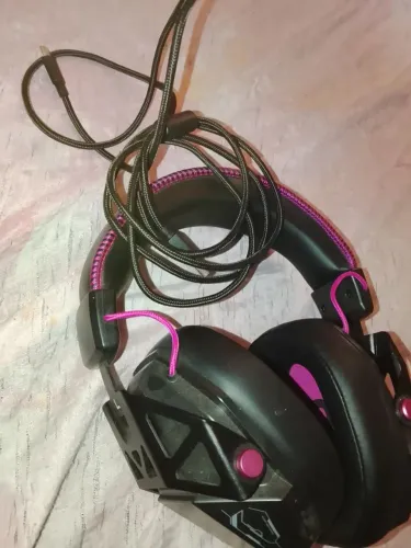 Headset Gamer sem fio Basike.