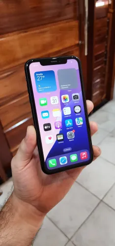 iPhone XR 64gb, bateria 75%