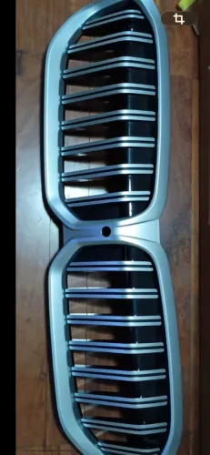 Grade frontal da BMW - 320.  Acima de 2020