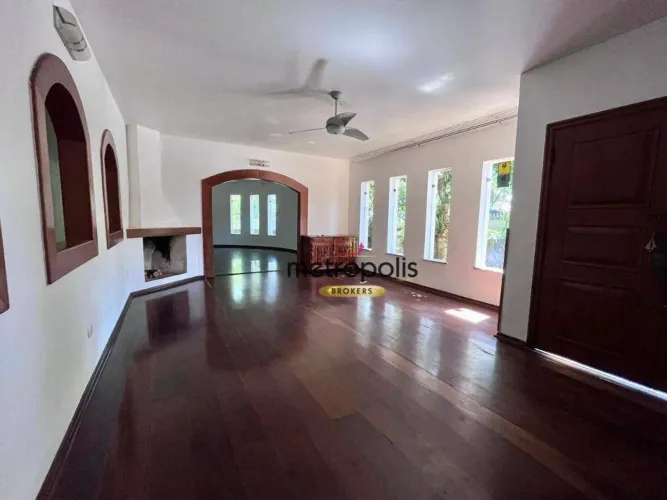 Casa com 4 dormitórios para alugar, 282 m² por R$ 8.151,79/mês - Jardim São Caetano - São