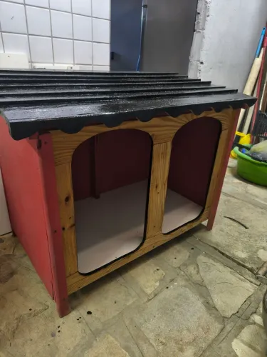 Vende-se casinha de madeira para cachorro 