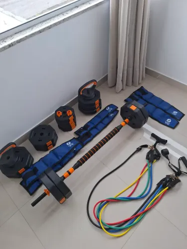 Kit Musculação completo - 39 kg anilhas + barra desmontável/elástico/caneleiras/halteres