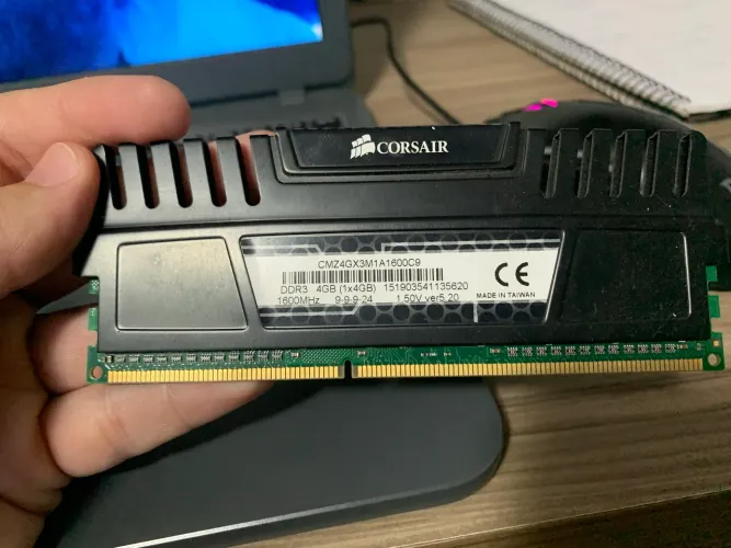 Memória Corsair 4GB 1600MHZ