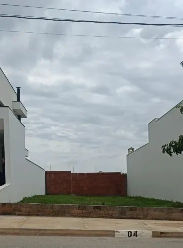 Terreno à Venda no Villagio Wanel