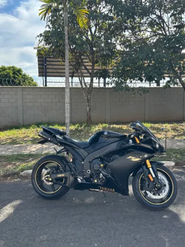 R1 1000 cc Yamaha