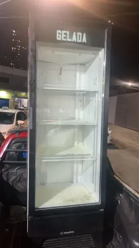 Expositora bebidas Metalfrio