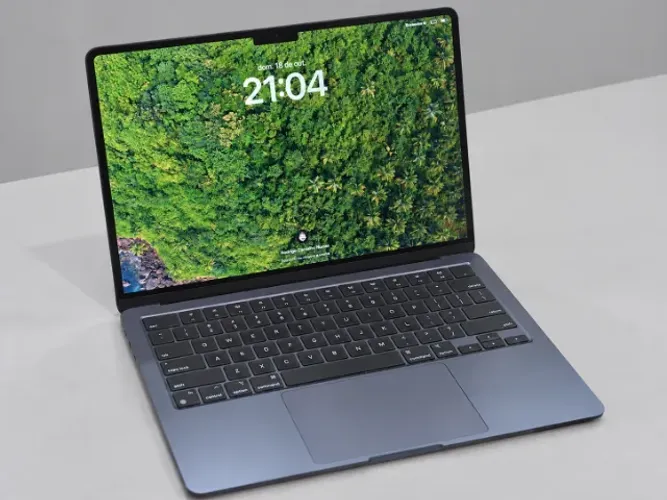 MacBook Air M2 (2022) Apple | 13,6 Liquid Retina | 16GB RAM | 256GB SSD | Meia-Noite