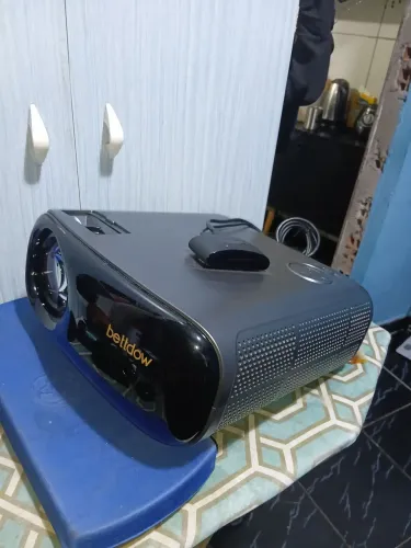 Projetor bettdow ac 1053 + Roku Tv