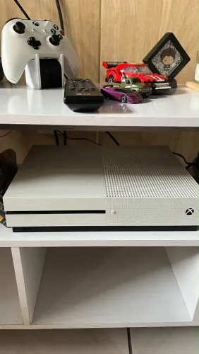 VENDO OU TROCO XBOX ONE S - FUNCIONANDO PERFEITAMENTE 