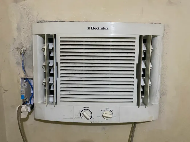 AR-CONDICIONADO ELECTROLUX - R$ 350