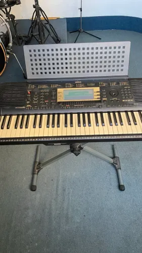 Teclado yamara PSR-730