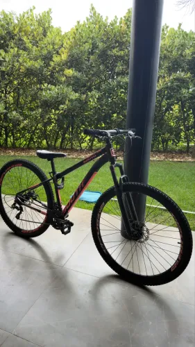 Bicicleta Shimano Aro 29 preta e rosa 