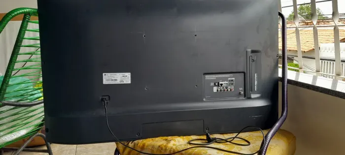 VENDO TV  LG  43 Polegadas para conserto ou afins...