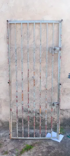 Grade reforçada... 2,12 x 0,92