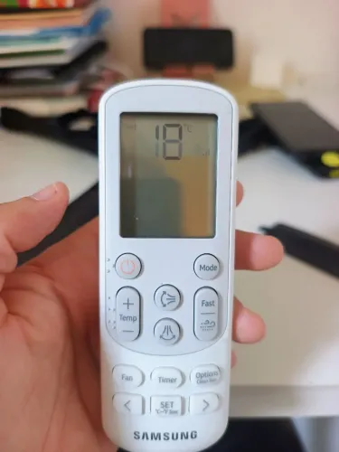 Controle remoto Ar condicionado Samsung original usado c/ defeito no display,mas funciona 