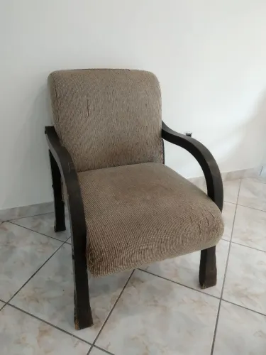 Vendo poltrona suede usada com avarias