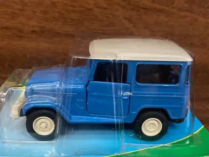 Carro em Miniatura - Toyota Bandeirante 1979