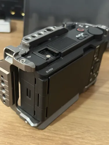 SONY ZV-E10 II + CAGE SMALLRIG