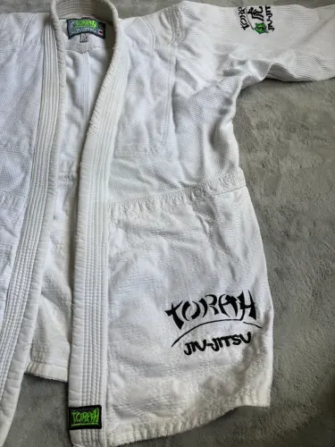 Gandola de jiu-jítsu branca da Torah kimonos tamanho A1