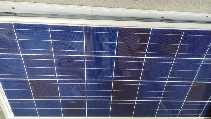 Dois painéisl fotovoltaico de 150 watts