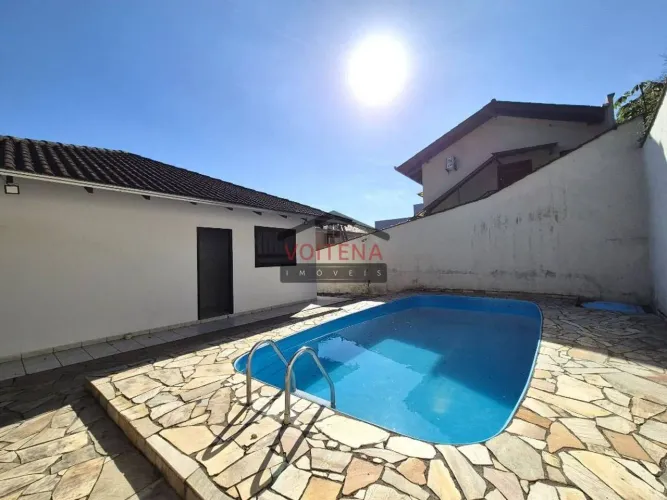 Excelente casa com piscina para locação no Floresta