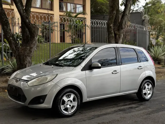 Ford Fiesta 1.0 Rocam SE Plus Hatch 8V Flex 4P Manual 2014