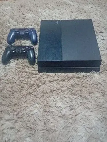 PS4 FAT com 2 controles 