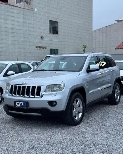Jeep Grand Cherokee Limited 3.0 TB Dies. AUT 2013