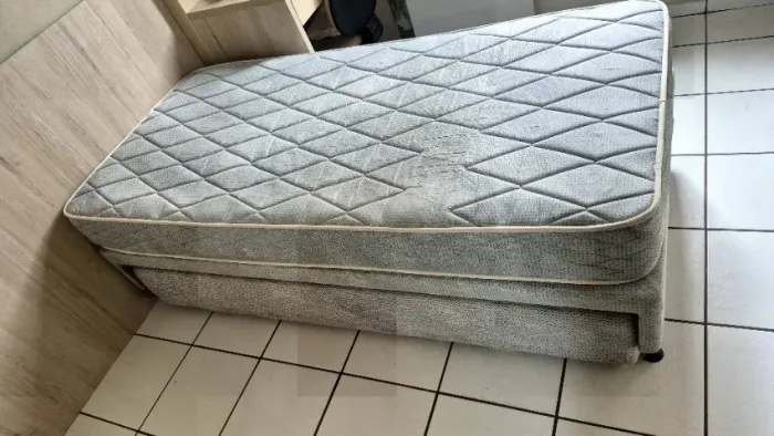 Cama box de mola solteiro com cama auxiliar