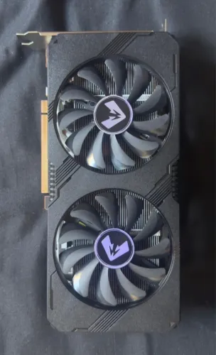 Placa: RX 5700XT com 8 GB