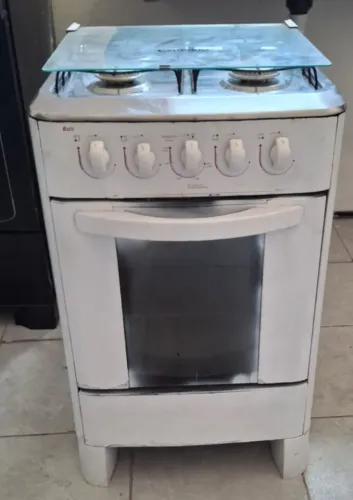 Fogão 4 bocas manual, forno funcionando